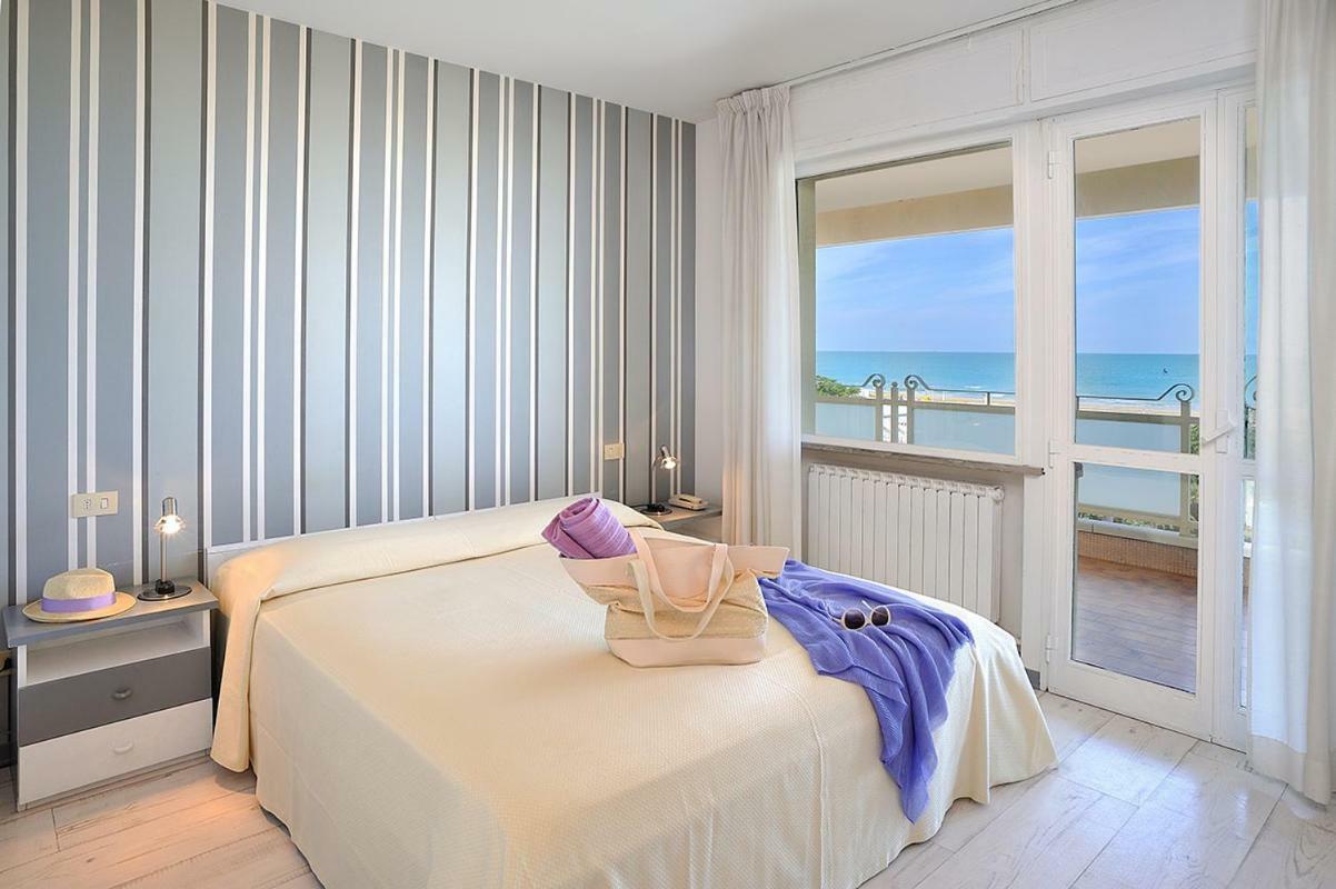Residence Riccione Beach Apartments Bagian luar foto