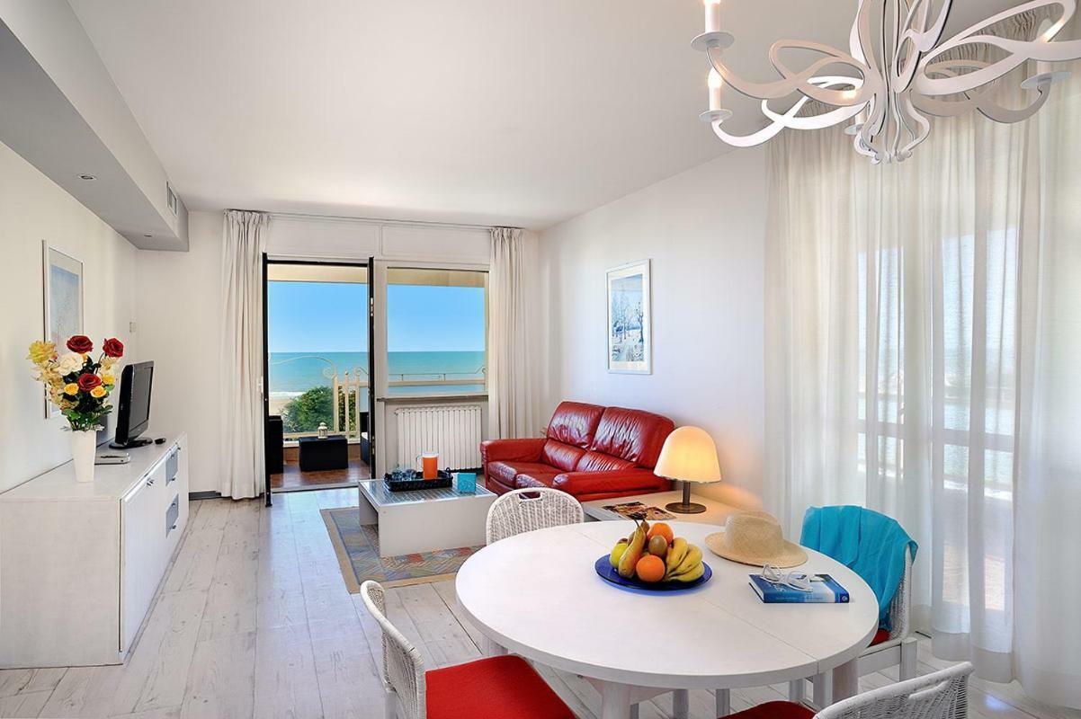 Residence Riccione Beach Apartments Bagian luar foto