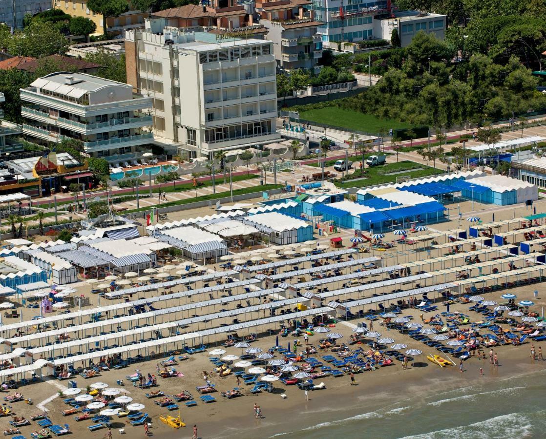 Residence Riccione Beach Apartments Bagian luar foto