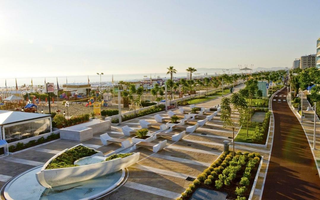 Residence Riccione Beach Apartments Bagian luar foto